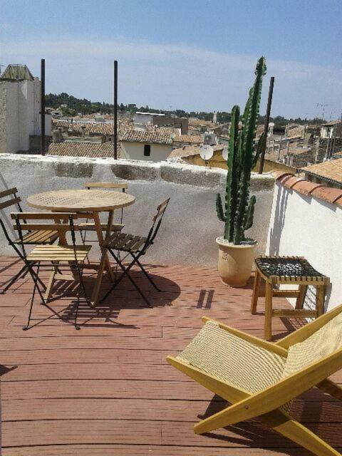 Appartement Avec Terrasse Panoramique Au Coeur De ニーム エクステリア 写真