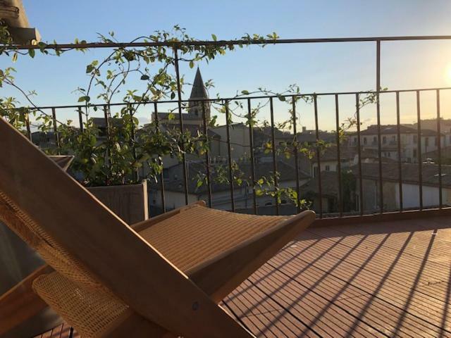 Appartement Avec Terrasse Panoramique Au Coeur De ニーム エクステリア 写真
